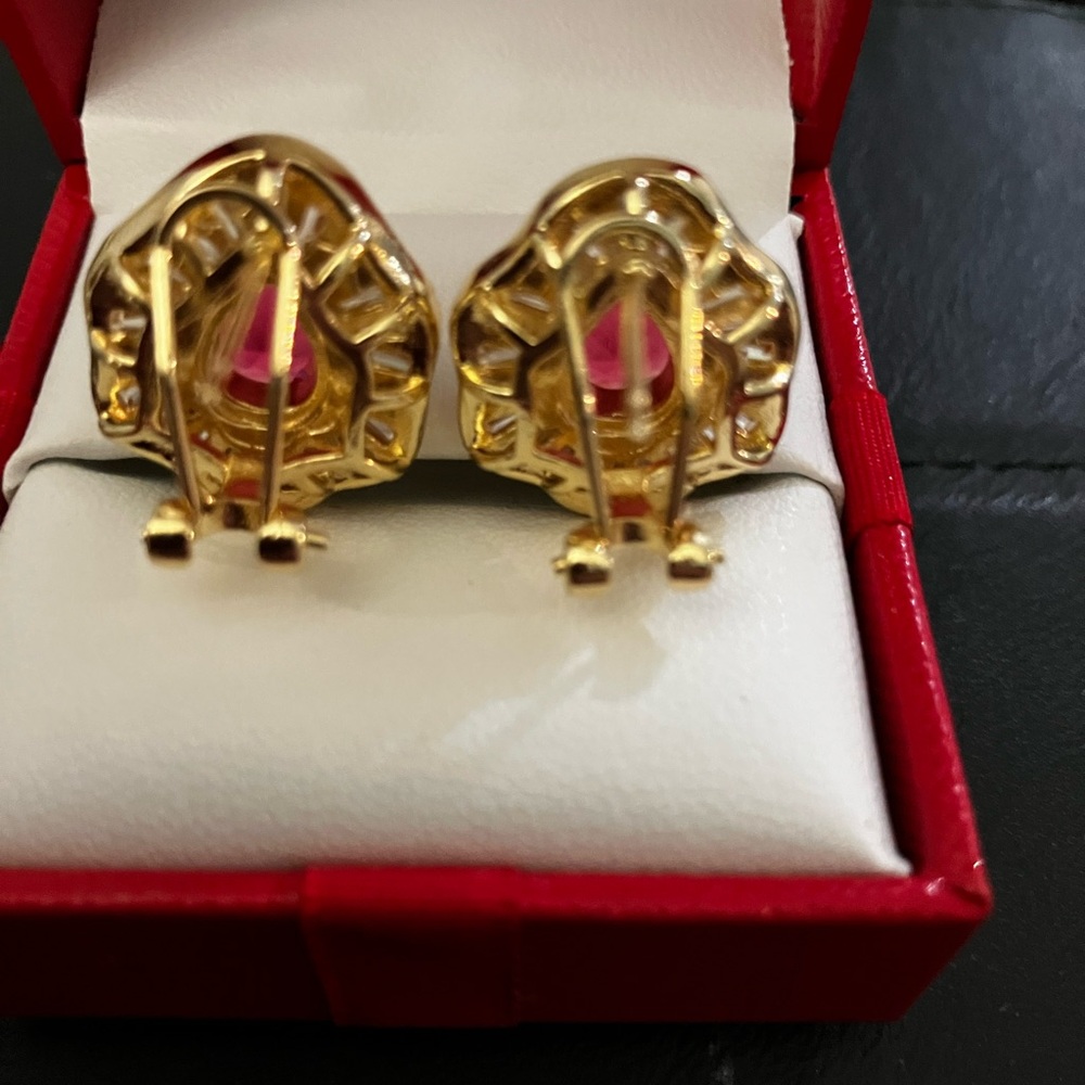 Stunning Gold Earrings with Red Gemstones Your Perfect Holiday Earrings - Picture 8 of 9